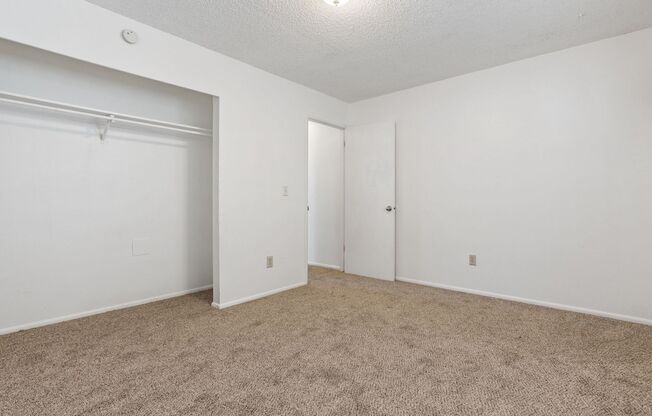 2 beds, 1.5 baths, 1,300 sqft, $1,350, Unit 1851 W 47