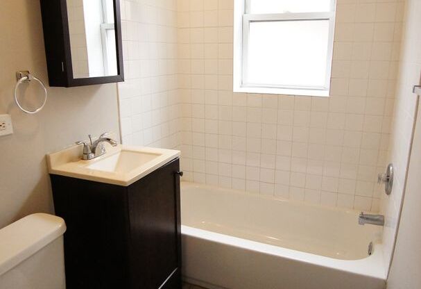 Studio, 1 bath, 398 sqft, $1,195, Unit 3F