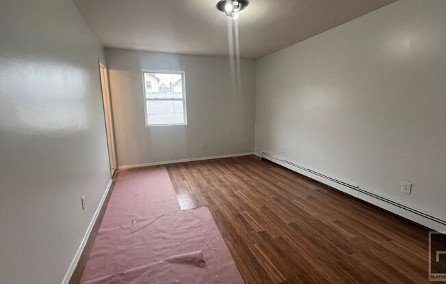 1081 SCHENECTADY AVE