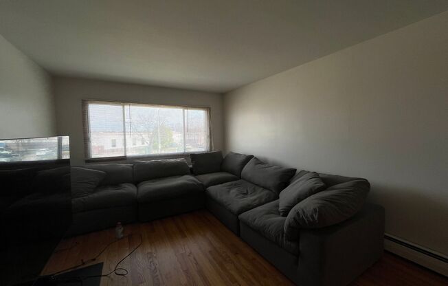 1 bed, 1 bath, $1,015, Unit 17