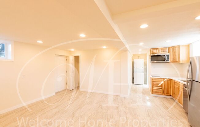 Newly Remodeled 1 Bedroom in a Park-like Setting