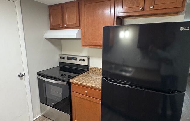 2 beds, 1 bath, 900 sqft, $900, Unit Unit 4