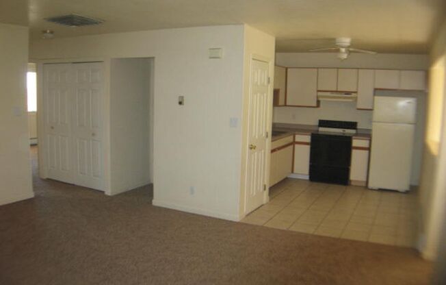 2 beds, 1 bath, 1,000 sqft, $925, Unit 125