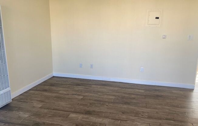 2 beds, 1 bath, $2,050, Unit 3/4a