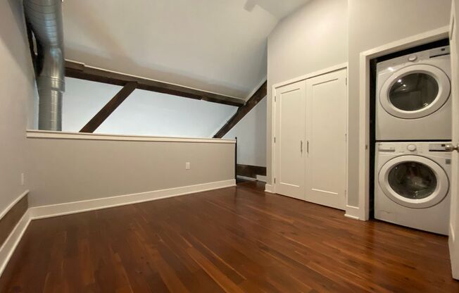 1 bed, 1.5 baths, $1,750, Unit Apt 31