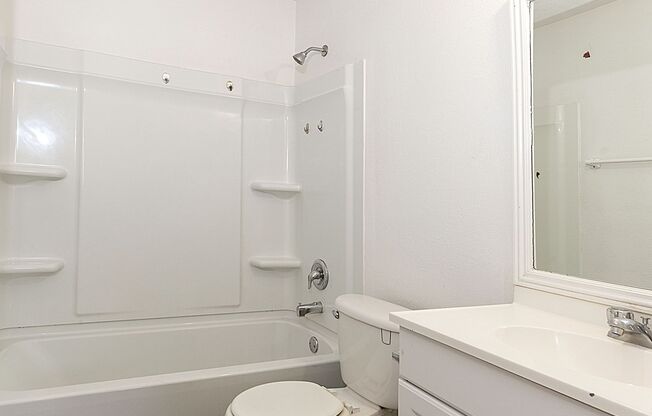 1 bed, 1 bath, 430 sqft, $995, Unit 1-35