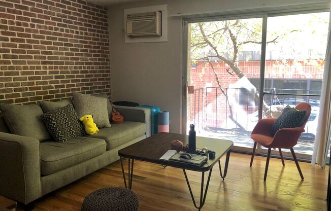 1 bed, 1 bath, 552 sqft, $1,975, Unit 13