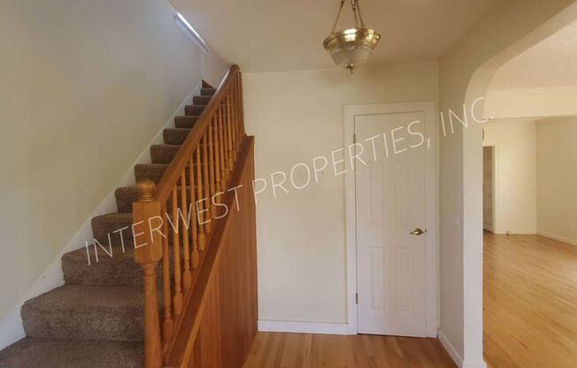 SPACIOUS & CHARMING 3BED+BONUS W/ HARDWOODS & FENCED YARD!