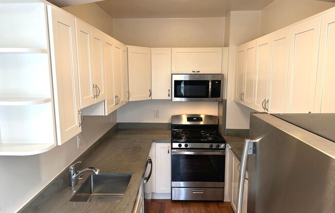 1 bed, 1 bath, 750 sqft, $2,795, Unit 15