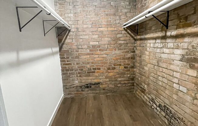 1 bed, 1 bath, 525 sqft, $1,475, Unit House