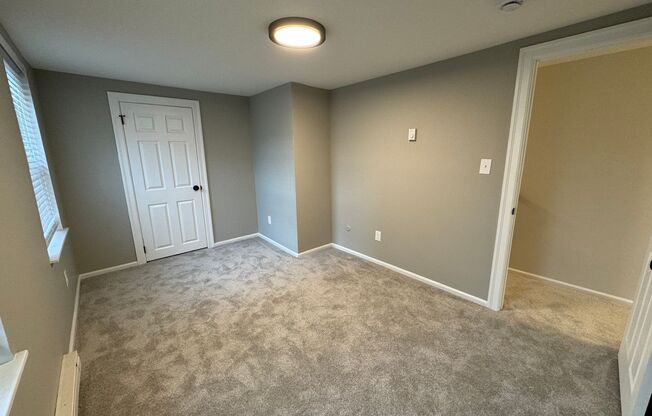 2 beds, 1 bath, $1,695, Unit Apt 17