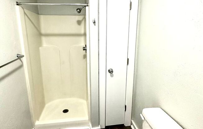 Studio, 1 bath, 325 sqft, $1,295, Unit 38