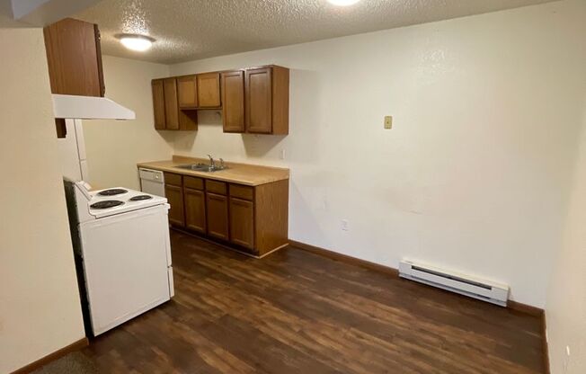 2 beds, 1 bath, 850 sqft, $850, Unit 701 - 5C