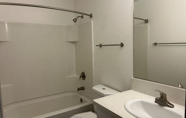 2 beds, 1 bath, 950 sqft, $2,970, Unit C061