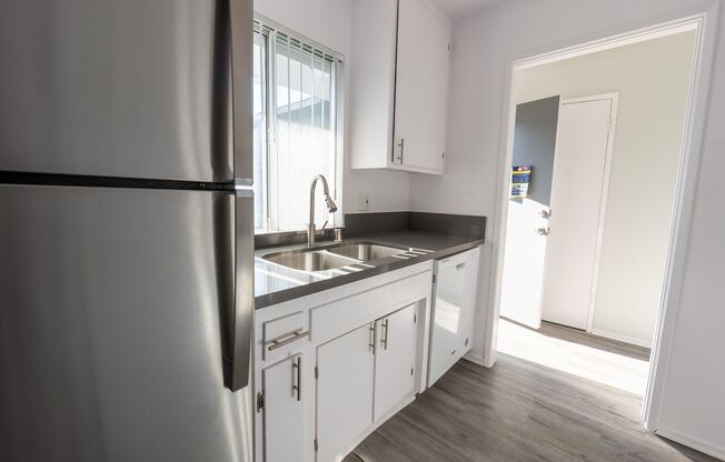 2 beds, 2.5 baths, 1,250 sqft, $2,198, Unit 250
