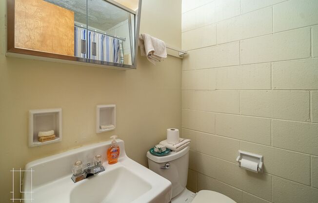 1 bed, 1 bath, $1,125, Unit 1134 Apollo Pl.