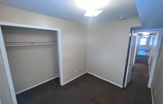 3 beds, 2 baths, $1,050, Unit A