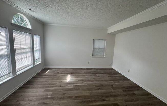 1715 GOLDEN HTS CT