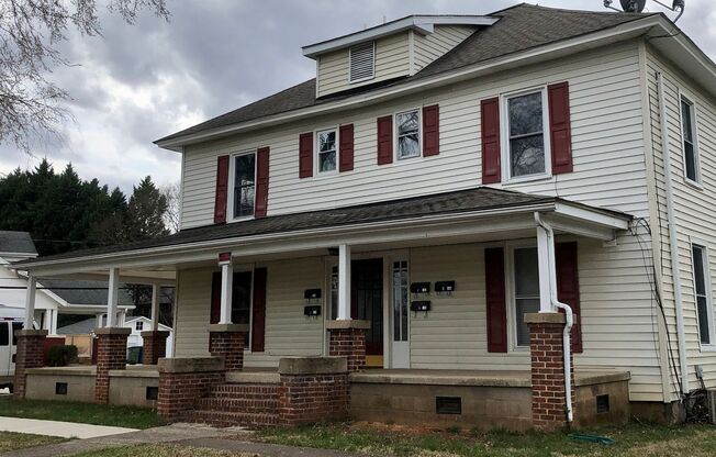 223 E. Glendale Ave. Apartments