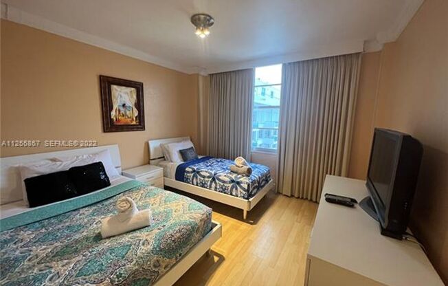 2 beds, 2 baths, 1,030 sqft, $4,000, Unit 5161 Collins Ave appt 1711