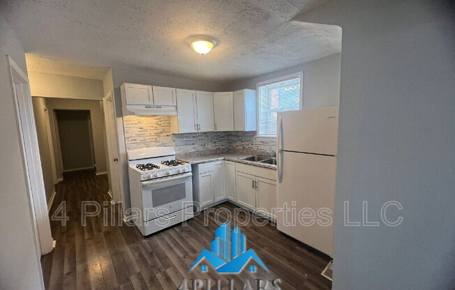 1311 E COLUMBUS DR