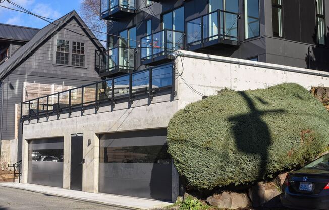 Studio, 1 bath, 246 sqft, $1,233, Unit 106