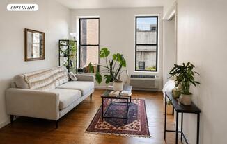 162 SMITH ST