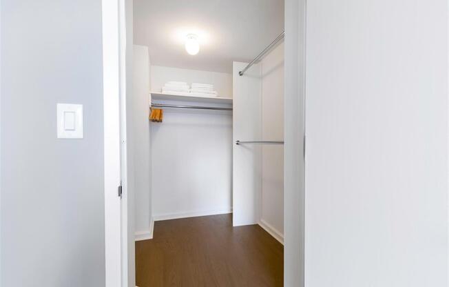 1 bed, 1 bath, $4,700, Unit 815