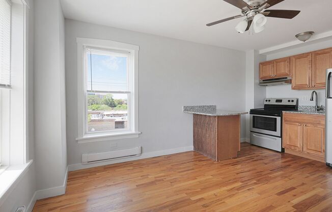 7450-7456 N Greenview Ave
