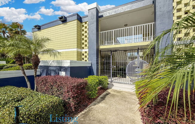 1301 S Howard Ave, B9