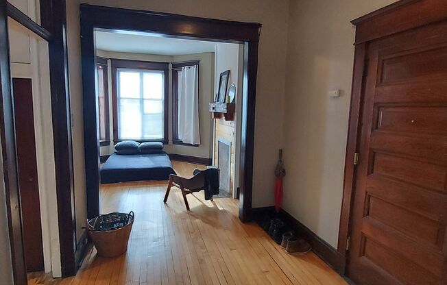 1 bed, 1 bath, 433 sqft, $1,045, Unit 5