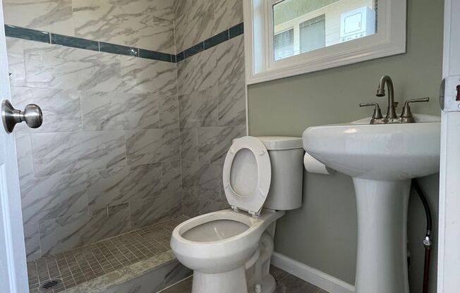 3 bedrooms, 4 baths and attached bedroom/den in a Multiplex Single Family Home in Lower Nuuanu