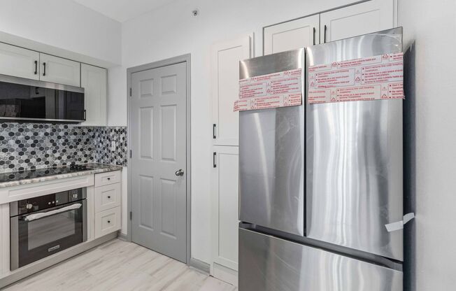 2 beds, 2 baths, $2,795, Unit Unit 1013