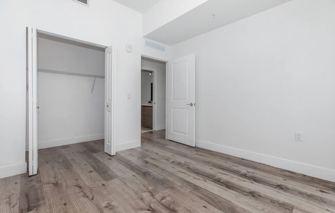 1 bed, 2 baths, 770 sqft, $2,400, Unit 402