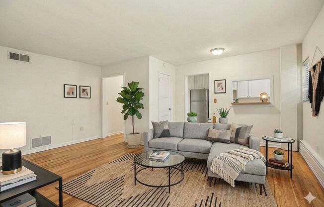 2 beds, 1 bath, 792 sqft, $1,895, Unit A212