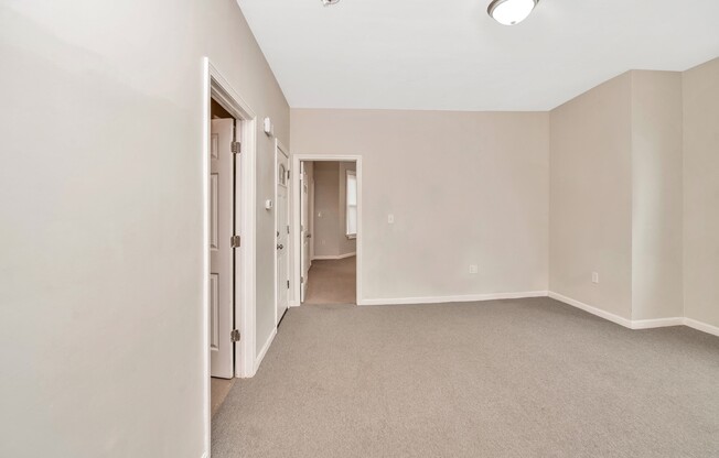 5 beds, 2 baths, 2,200 sqft, $3,900, Unit 0