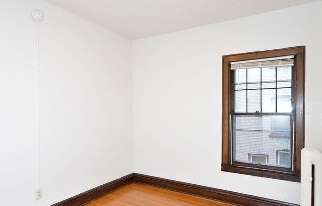1 bed, 1 bath, 425 sqft, $990, Unit 7 - 02