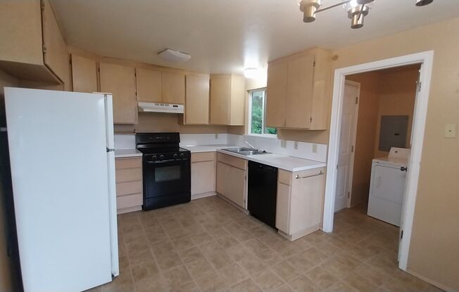 Charming 3BR/2BA Home Minutes to Sea-Tac Airport