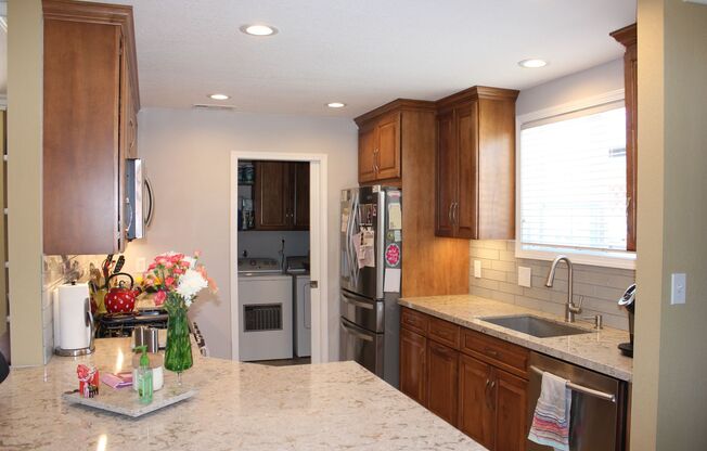 Beautiful & Spacious 3BD/2.5BA House - Close to Everything! - SOLAR POWER!