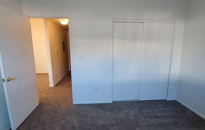 Excellent 2 bed 2 ba in a gated community