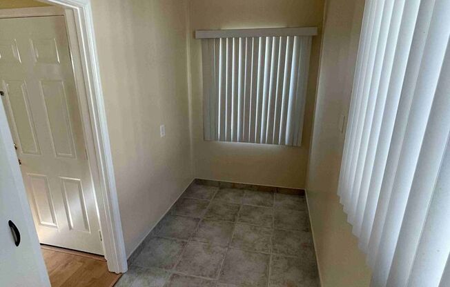 Studio, 1 bath, 425 sqft, $1,850