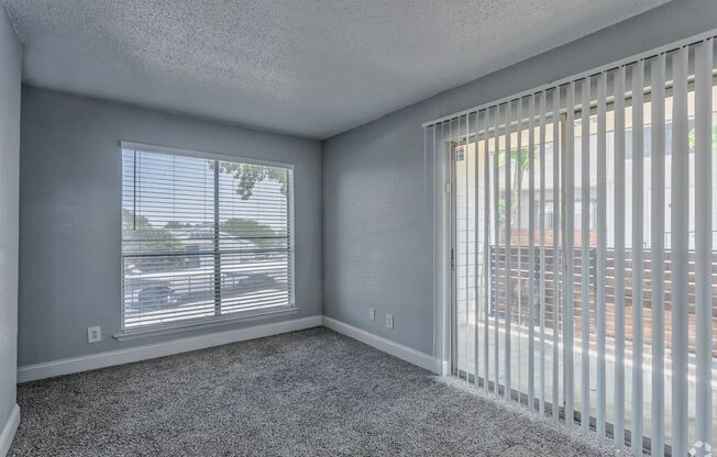 2 beds, 1 bath, 976 sqft, $1,700, Unit 211