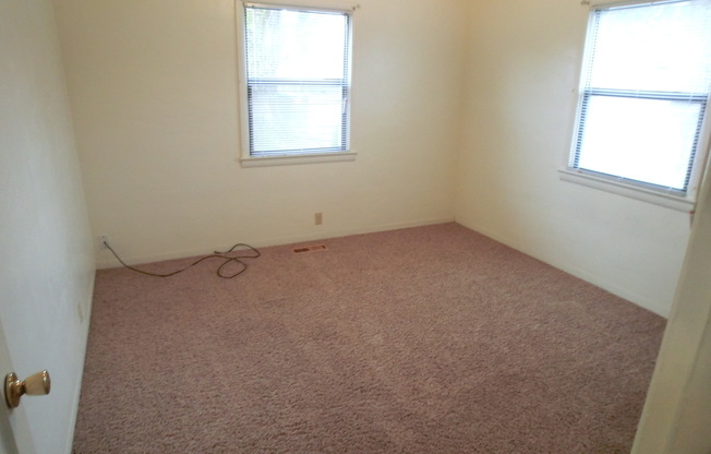 2 beds, 1 bath, $1,400