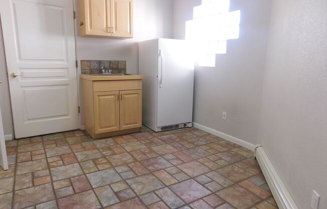 3 beds, 2 baths, $2,800