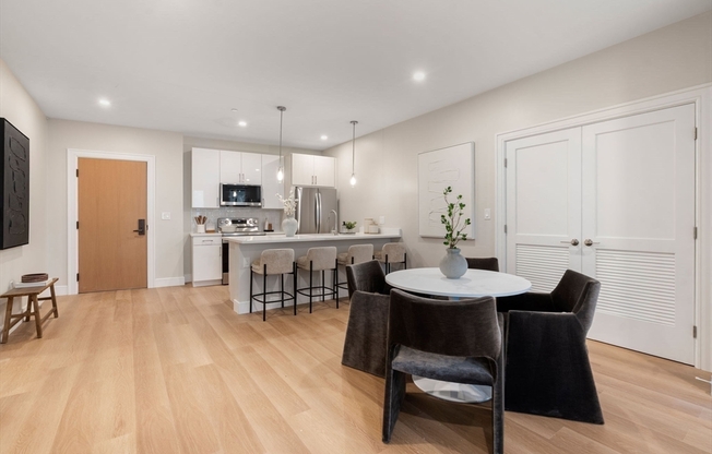 2 beds, 2 baths, 1,096 sqft, $4,500, Unit 410