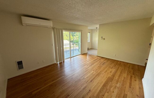 2 beds, 1 bath, 800 sqft, $1,400, Unit 2