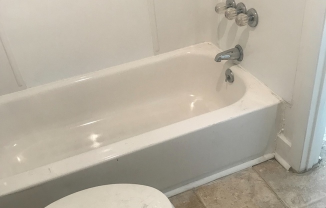 Studio, 1 bath, 450 sqft, $1,099, Unit 46-1F