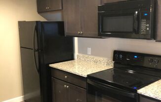 1 bed, 1 bath, 650 sqft, $925