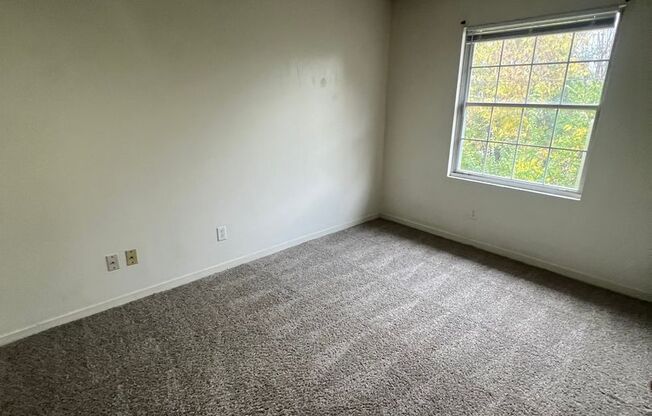 2 beds, 1 bath, $900, Unit Building A--unit D