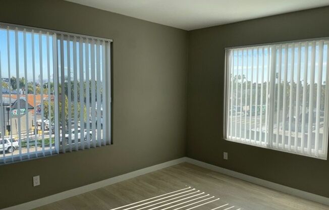 2 beds, 1 bath, $2,495, Unit 106